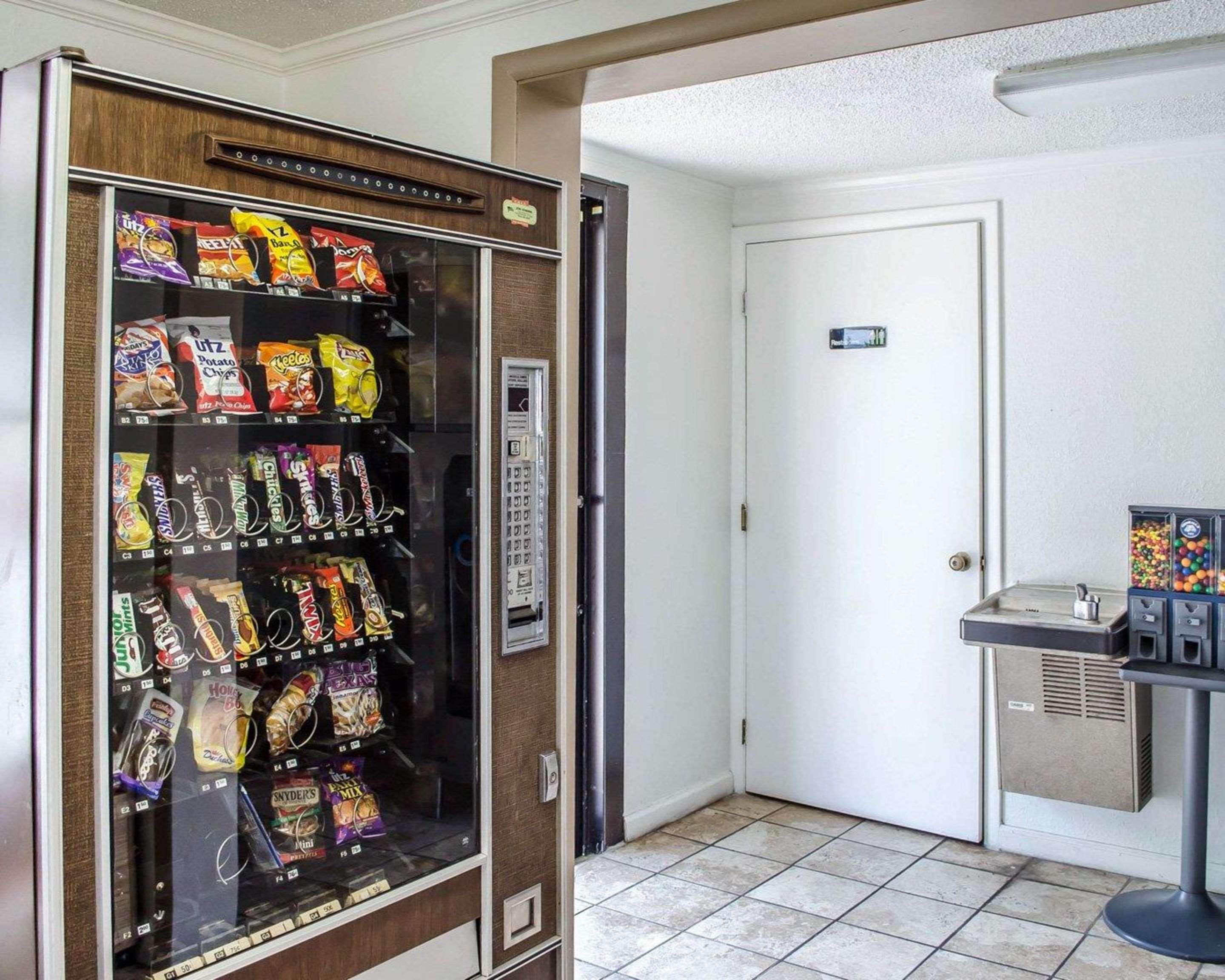 罗德威酒店 卡莱尔 外观 照片